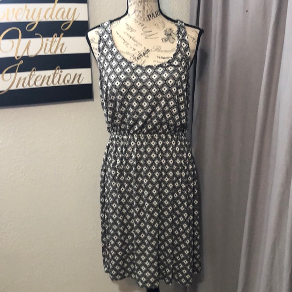 Old Navy Dresses & Skirts - Like new black and white checkered pattern dress